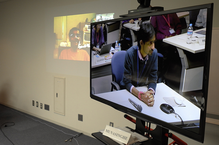 画像:国連大学様 テレビ会議越しのディスカッションの様子