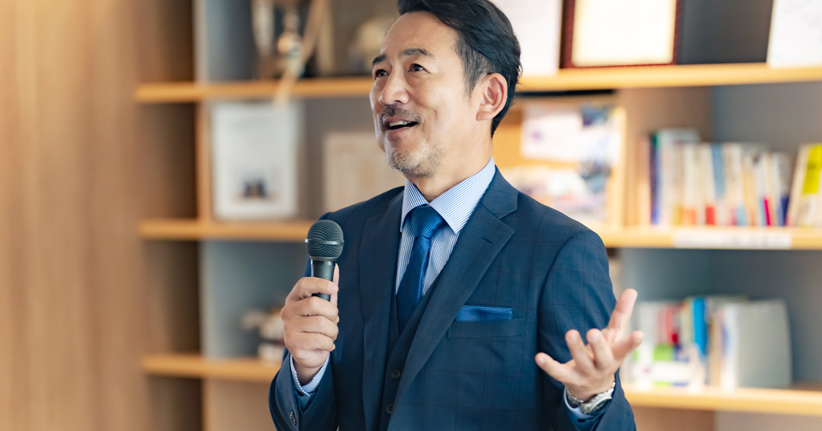 広い執務室で情報共有ができない？館内放送システム導入で映像・音声を確実に届ける方法